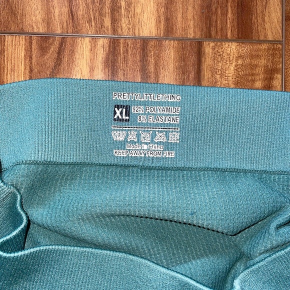 PRETTYLITTLETHING Stirrup Leggings - Picture 4 of 4